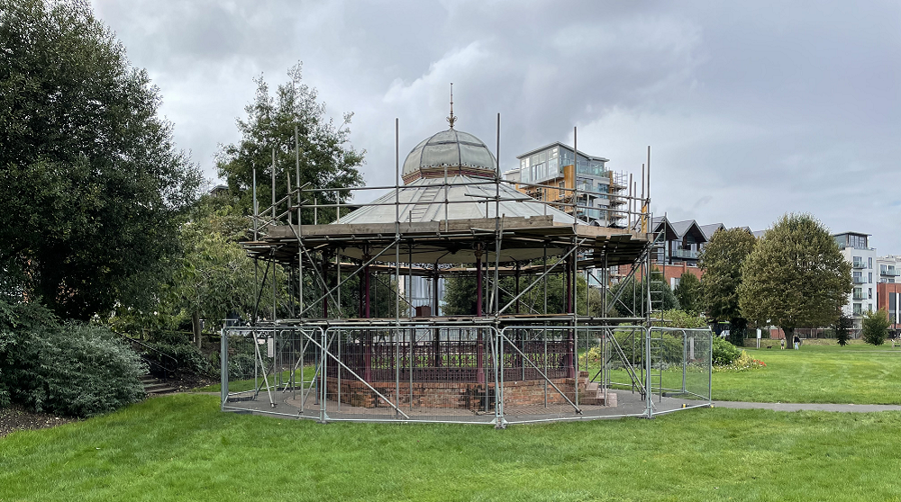 Newbury’s Victoria Park Bandstand gets a facelift