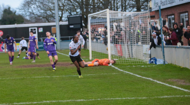 Brandão Strikes at the Death to Stun League Leaders